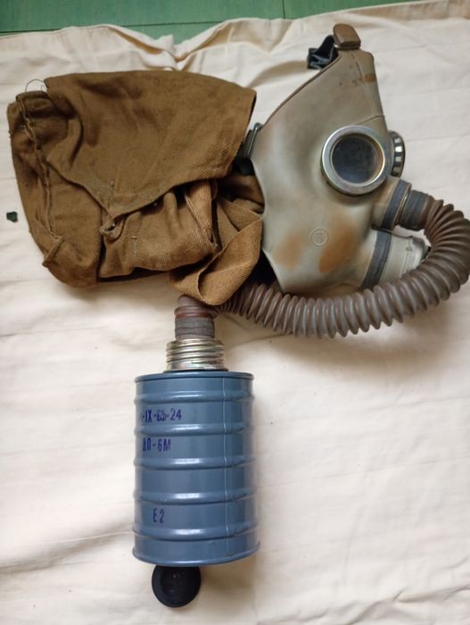 Продам два противогаза ссср