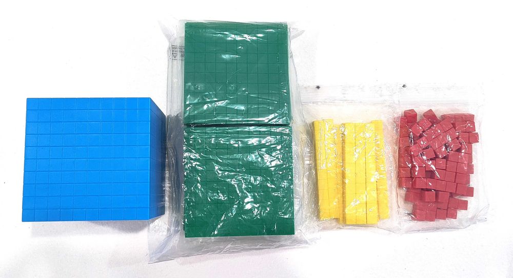 Material Escolar Didático Matemática - MAB Base 10 de 4 Cores