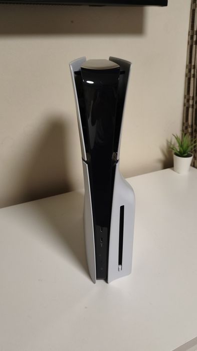 PlayStation 5 Slim 1TB / Com Leitor CDs