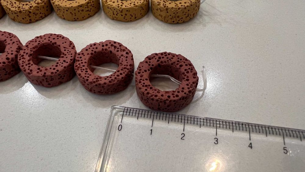 lote de 48 pedras / fiadas Donuts ( pedra vulcânica)