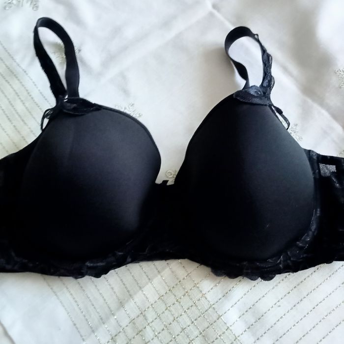 Biustonosz komfortowy, czarny Triumph 90C