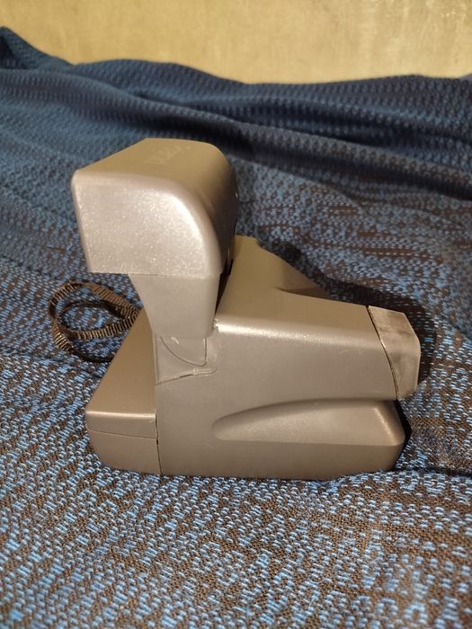 Продам Полароид 636