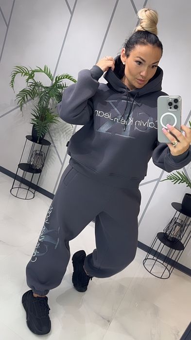 Жіночий спортивний утеплений костюм на флисі теплый костюм на флисе
