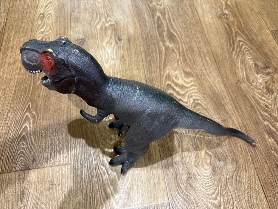 Игрушка динозавр