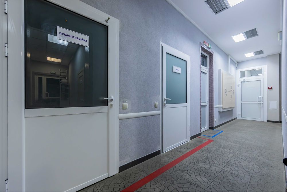 Приміщення під медичну клініку 358 м² — оренда з правом викупу | Поділ