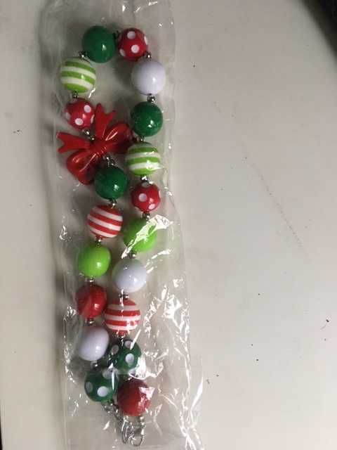 Colar verde e vermelho