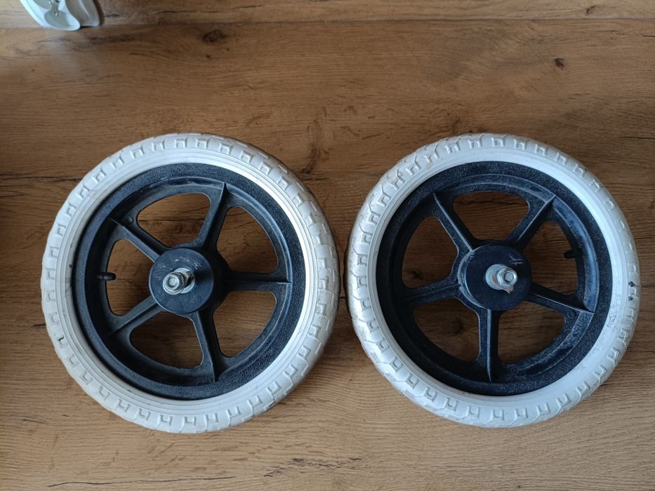 Różne kółka plastikowe