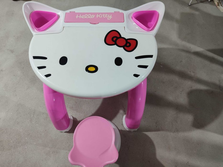 Mesa Hello Kitty  com banco
