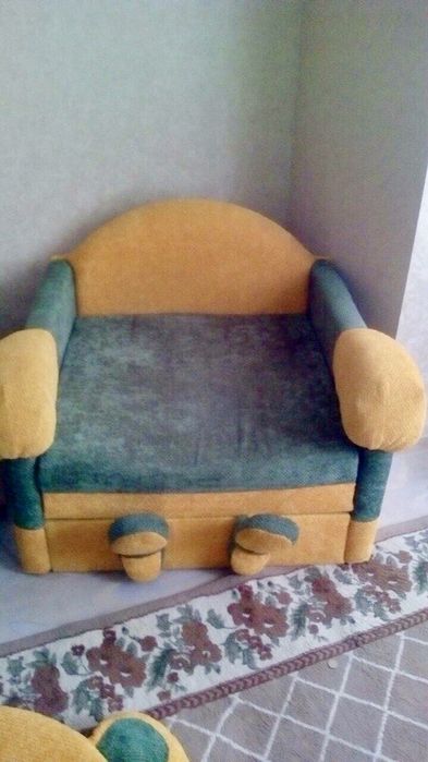 Продам дитячий розкладний диван