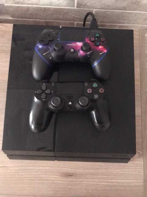 Продам Sony PlayStation 4 (PS4 Fat) + 2 джойстики!