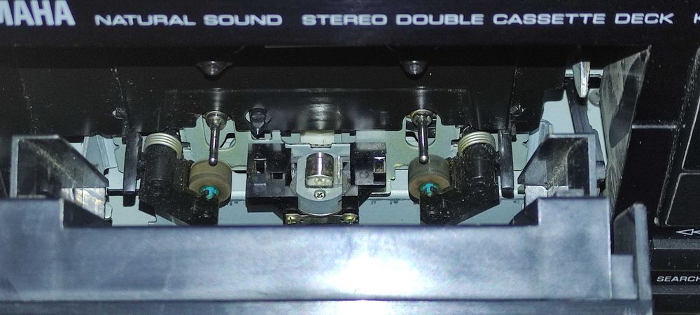 Аудиомагнитофон-дека  Yamaha kx-w492 и наушники FLYPER