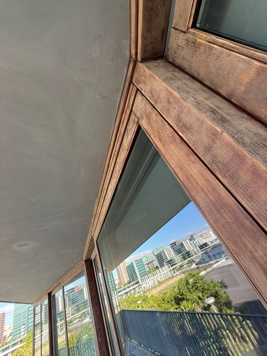 Reparação i tratamento vernizes das janelas i portas