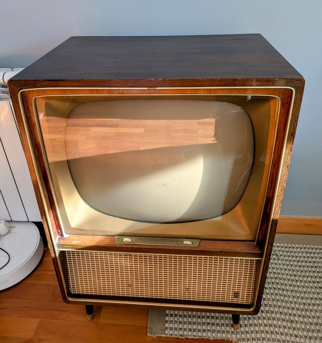 Móvel TV antigo - vintage