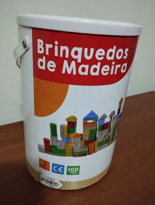Brinquedos de madeira