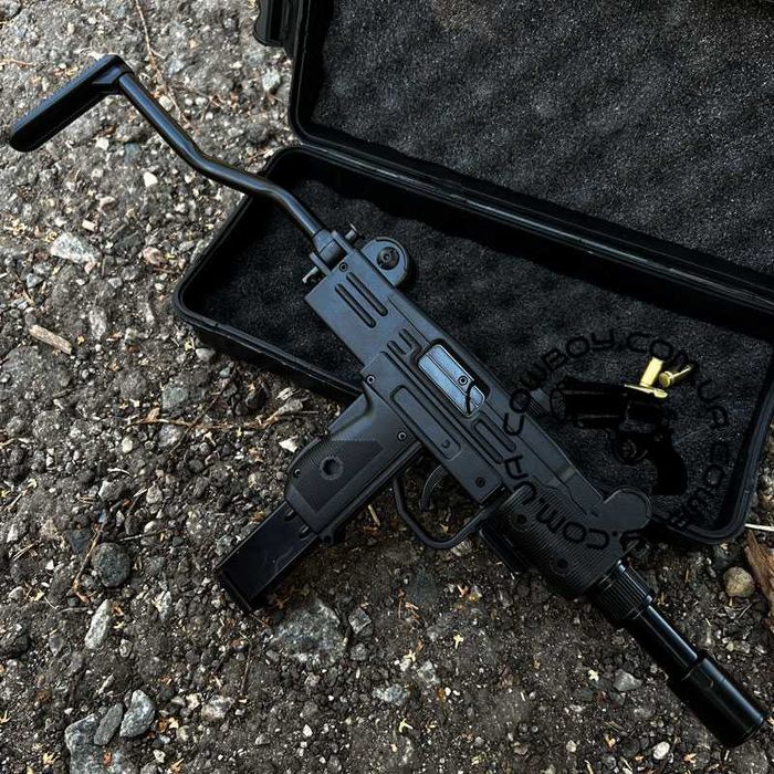 Зажигалка пистолет-автомат "Uzi" на подарок мужчине (черный,олива)