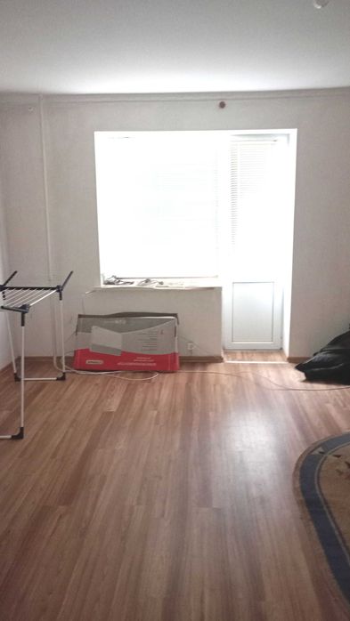 Велика трикімнатна квартира район Сільхозтехніка