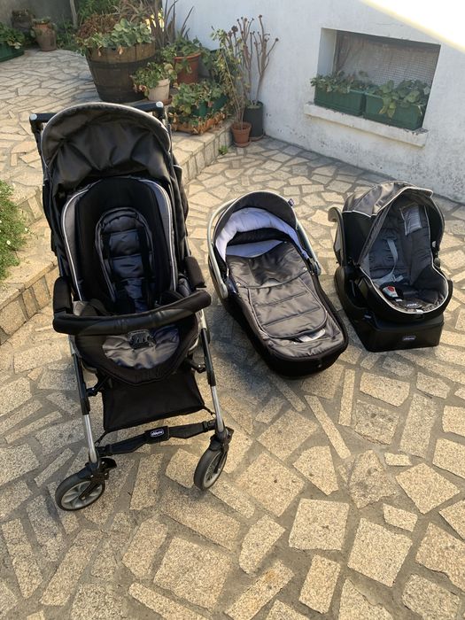 Conjunto Trio Chicco 3 em 1 (Carrinho + Ovo com Base + Alcofa) – Ribeira de Pena