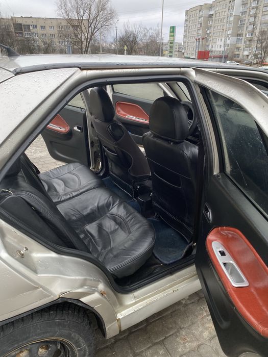 Продам , Газ бензин, маю ще пʼять коліс на титанах літня резина