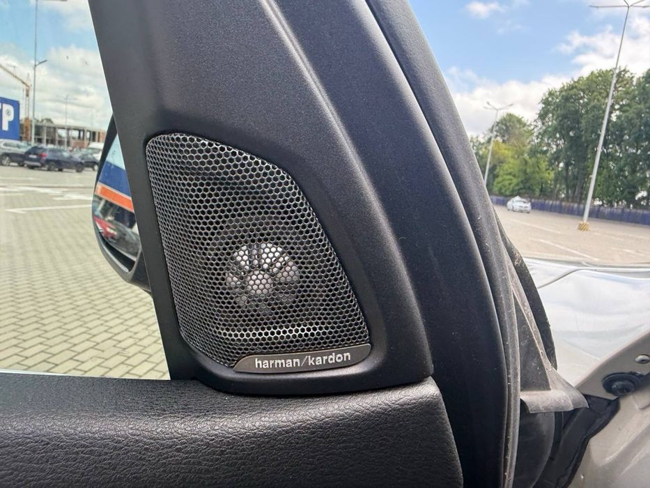 Свіжо пригнана друга машина в сімї BMW X5