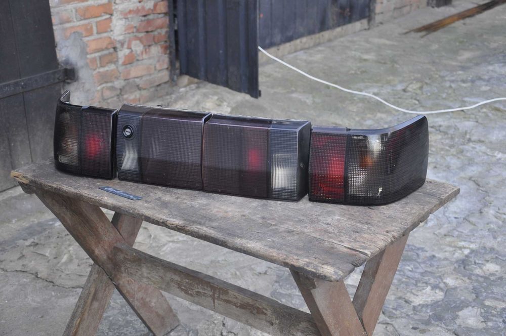 Audi 80 B3 Sedan B4 Kombi Lampy Tył Hella Black Zestaw Org- Rezerwacja