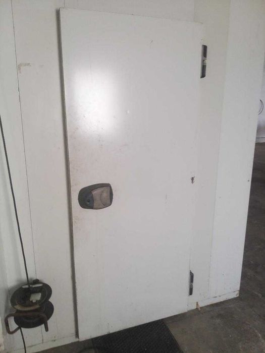 Câmara Frigorifica com 2 motores 2.40x2.40x2.30