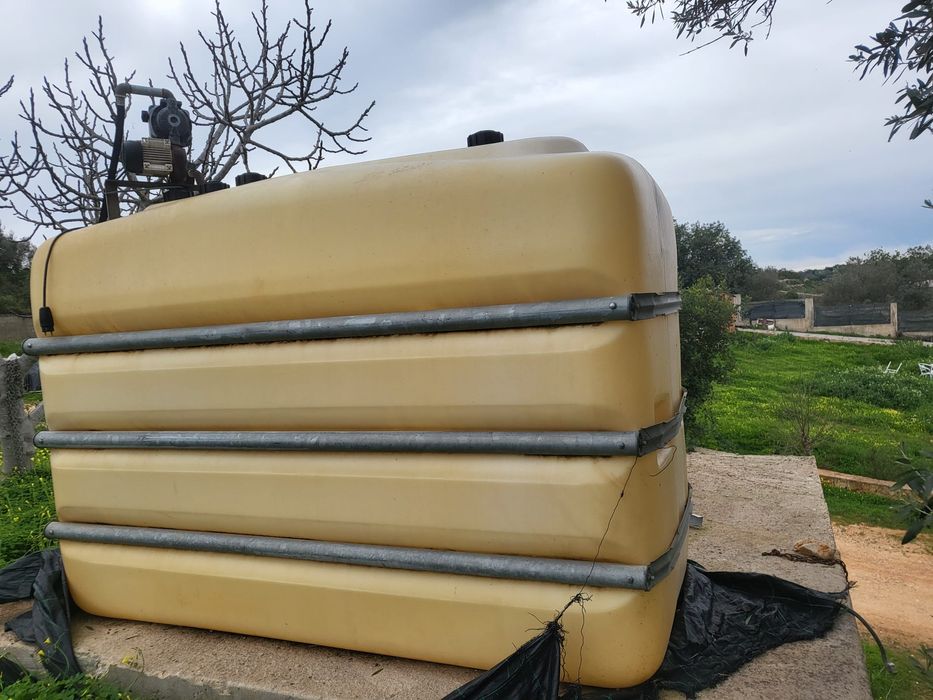 Depósito 3.000lts de gasóleo com bomba eletrica