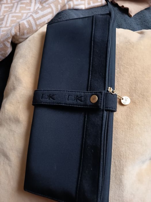 Donna KARAN duża kosmetyczka czarna na wyjazd