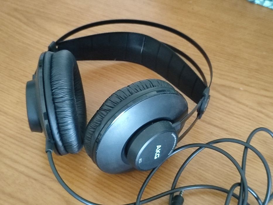 Auscultadores AKG  K52