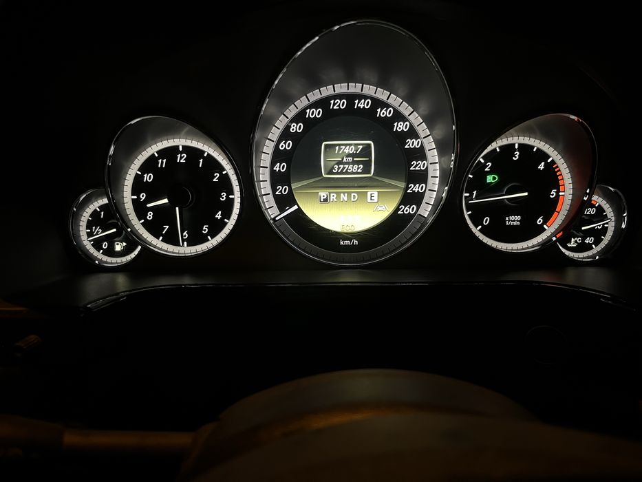 Продам Mercedes E200 W212