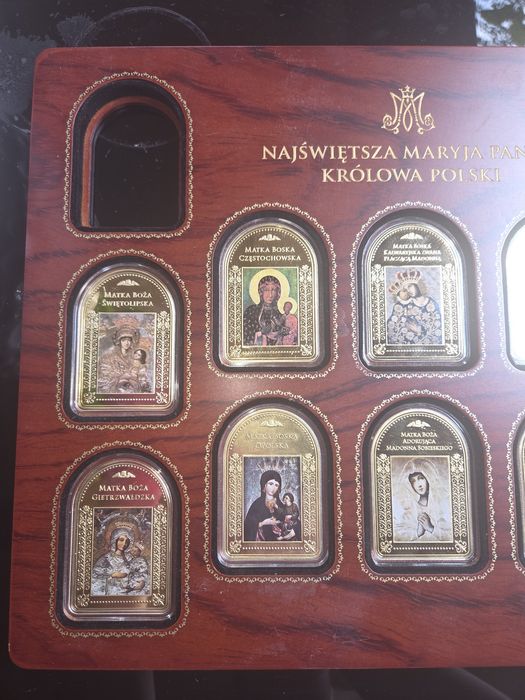 Kolekcjonerski zestaw 10 pozłacanych medali z wizerunkami Matki Bożej
