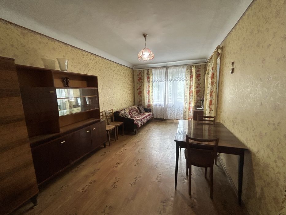 Продам двокімнатну квартиру
