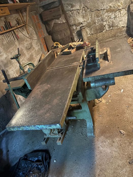 Maquina de carpinteiro antiga