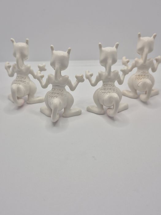 Figurki Pokemon TOMY Mewtwo lata 90 Oryginalna