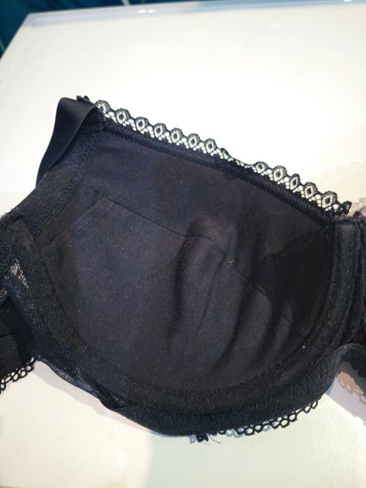 Sprzedam Biustonosz 75E