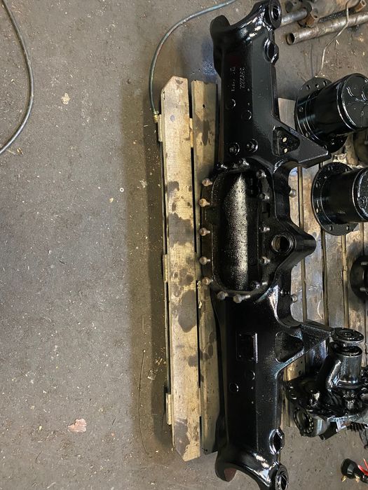 Deutz fahr 6155 obudowa mostu (części)