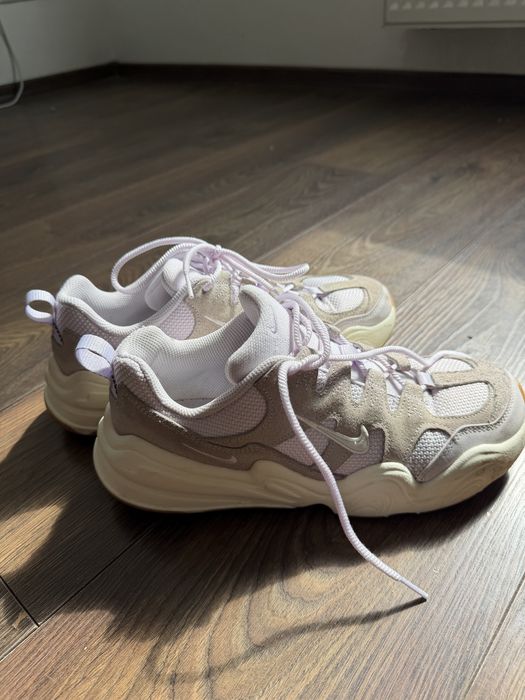 Кросівки жіночі Nike Tech Hera Violet