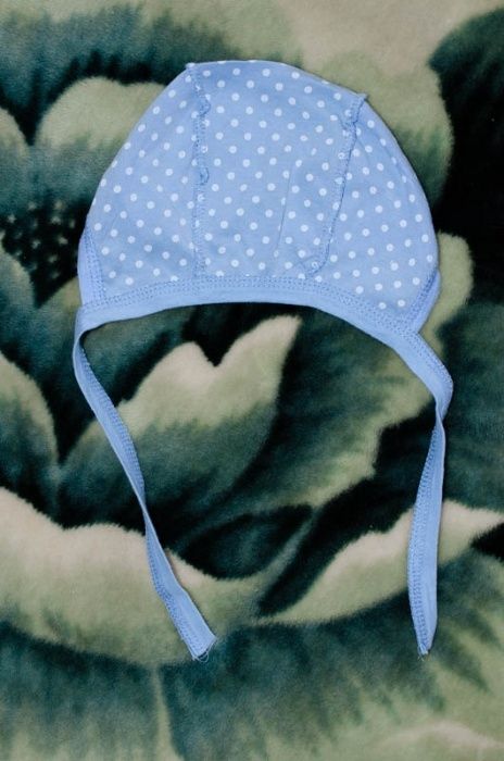 Шапочка для новорожденного, р. 56-62, голубая в белый горошек
