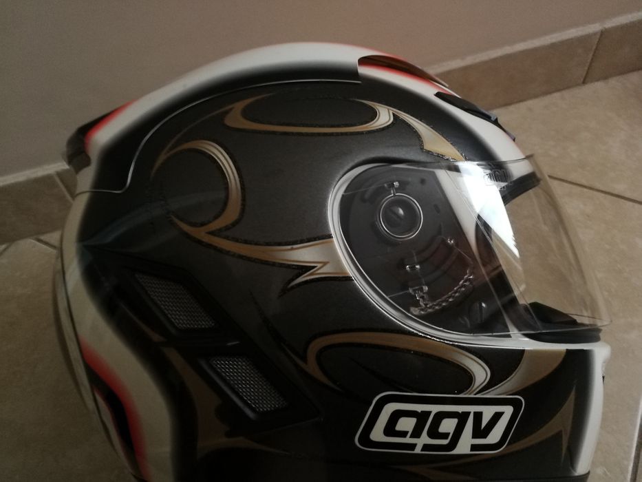 Kask motocyklowy AGV Stealth roz. M z pokrowcem
