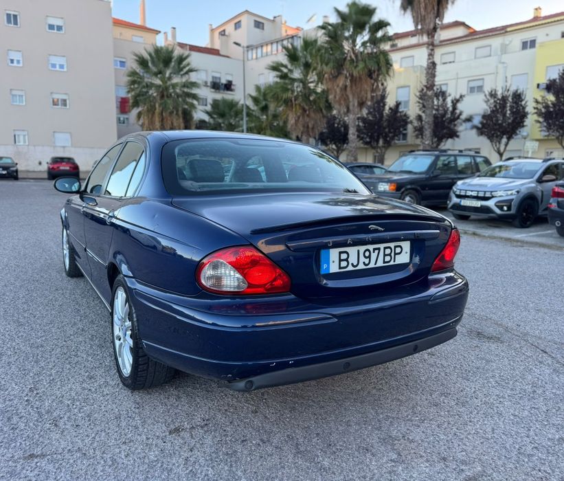 Jaguar X-Type 2.0 diesel com 170.000 mil km ano 2004 em bom estado geral — photo 4