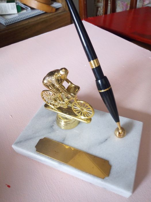 Pisa papéis , mármore, águia, ciclismo etc