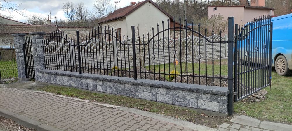 Ogrodzenia z pustaka,fundamenty,demontaż starych ogrodzen