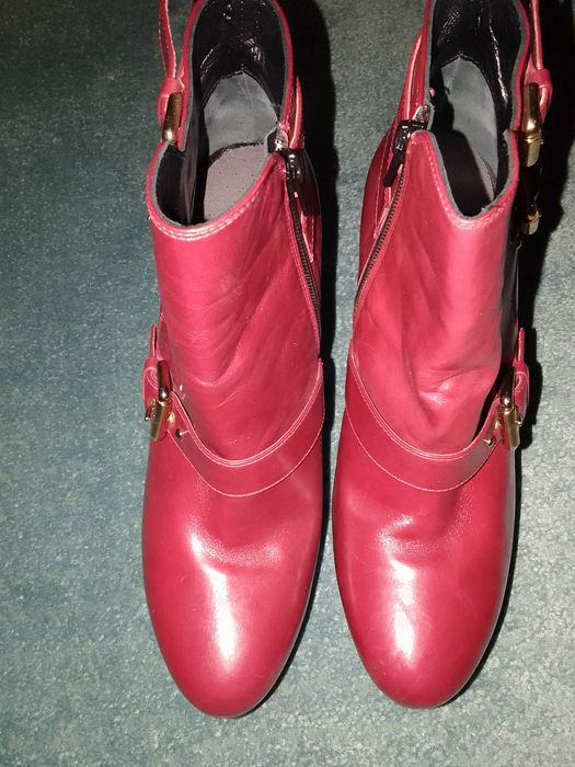 Botki na obcasie Russell &Bromley
