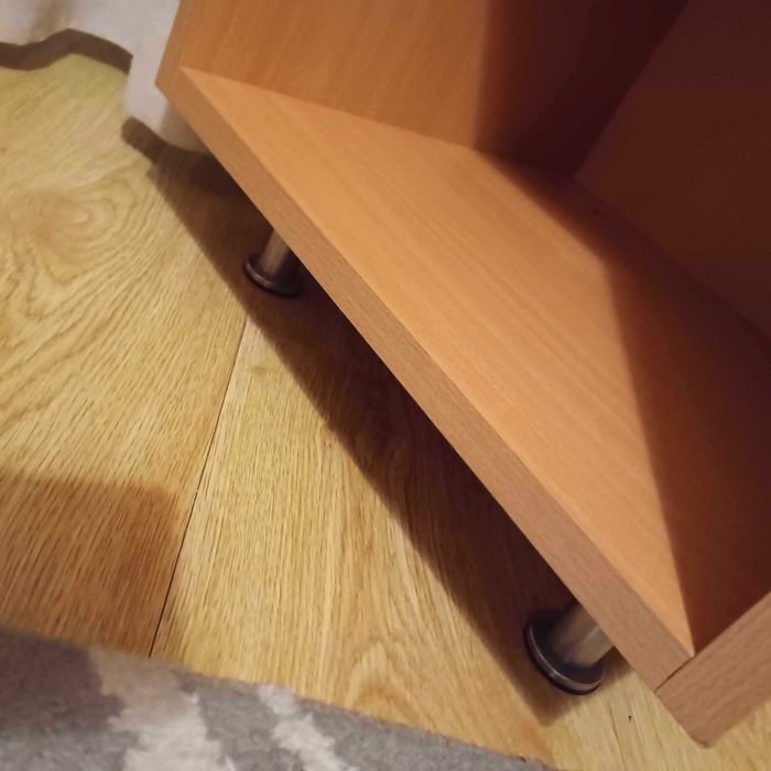 Estante de três prateleiras