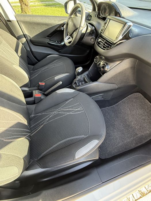 PEUGEOT 208 1.2 Allure - C/NOVO