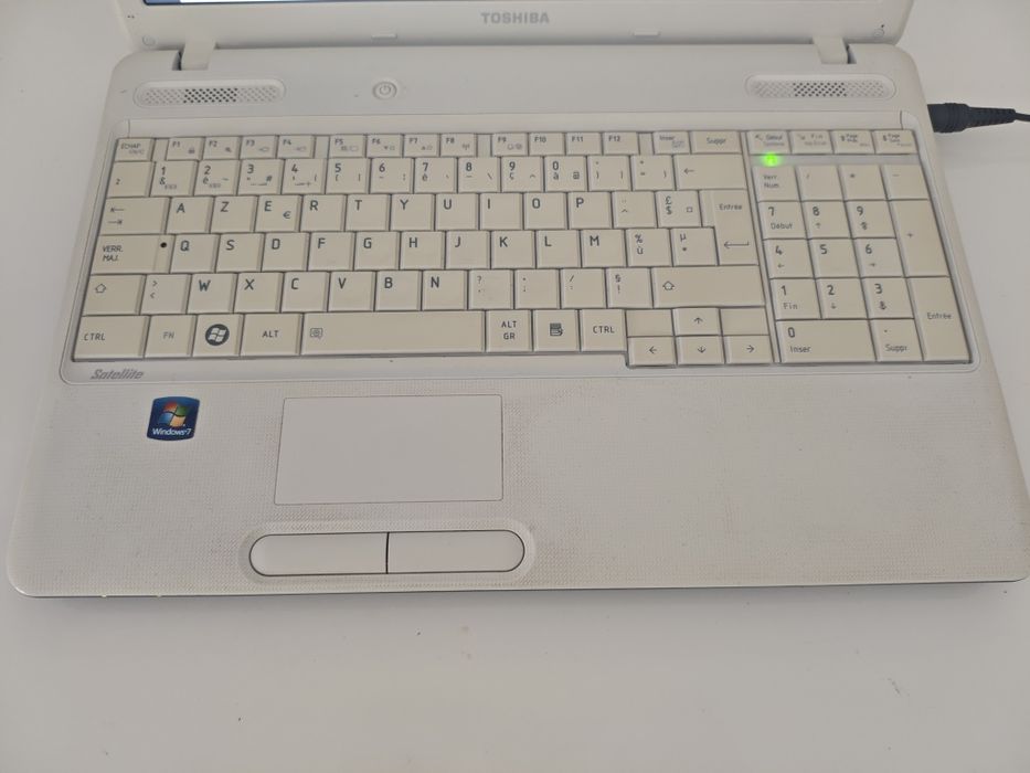 Portátil Toshiba i3
