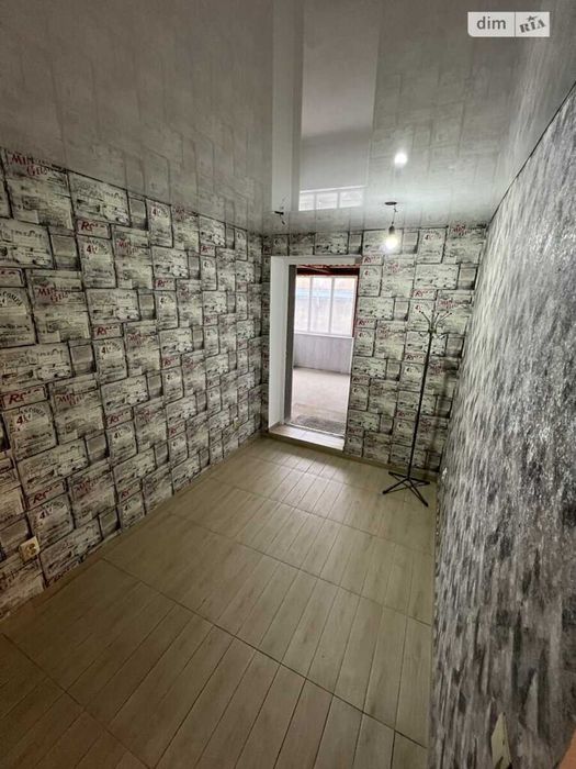 Приміщення на Озерній. 630$ мкв. Кабінетна система