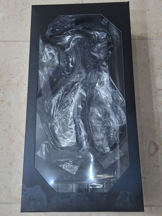Hot Toys - Alien Warrior (Aliens)