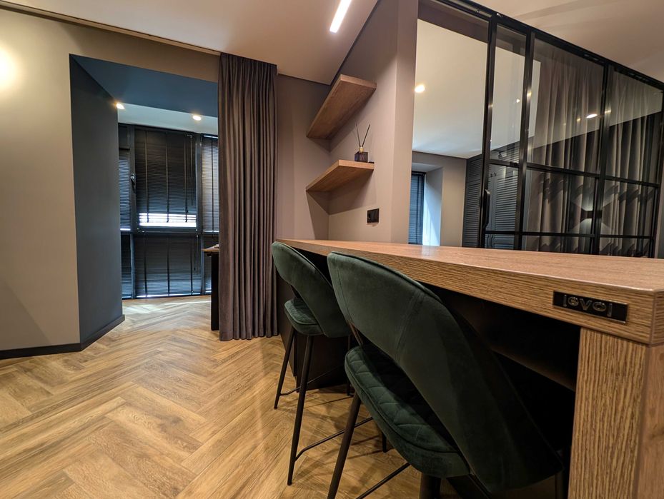 Продам квартиру з дизайнерським ремонтом
