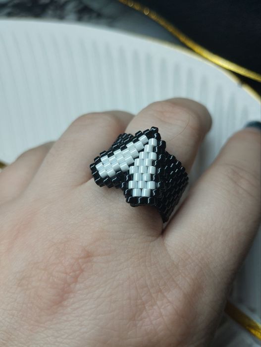 Модные изделия из бисера