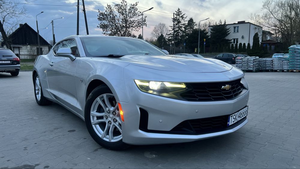 Chevrolet Camaro 2.0 turbo poliftowy mały przebieg ładnie utrzymany